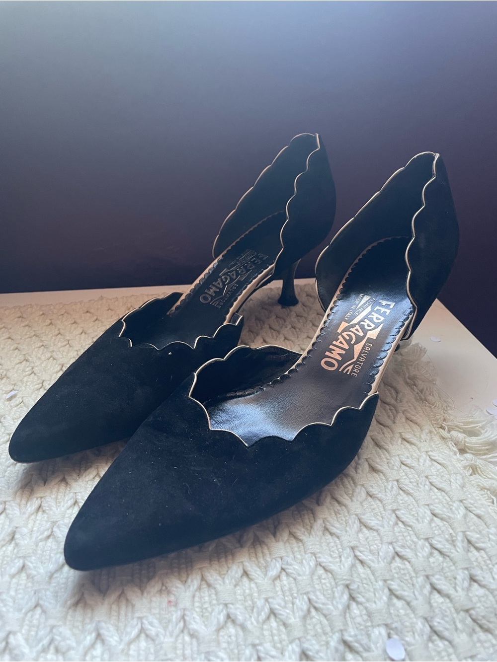 VTG S FERRAGAMO SCALLOPED D’ORSAY PUMP